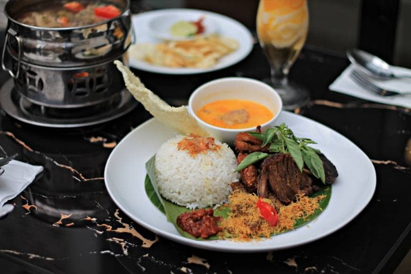 kuliner-indonesia-eksplorasi-rasa-dan-estetik