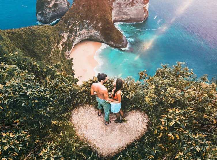 kelingking bali dinobatkan sebagai pantai terindah di dunia versi instagram